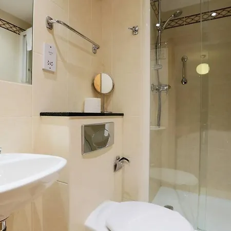 Apartment Sunny Large 2 Bedroom Apt, With Golf Course Views. Dublin