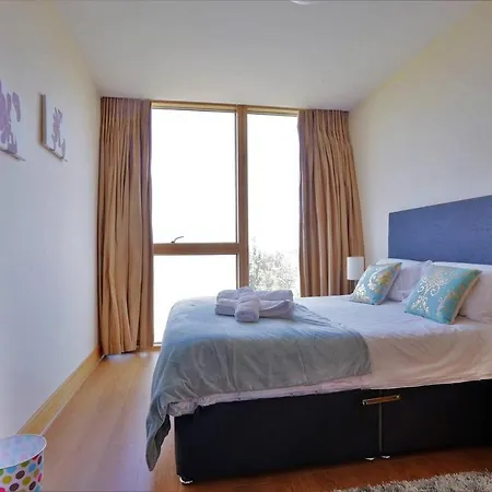 Sunny Large 2 Bedroom Apt, With Golf Course Views. * Dublin